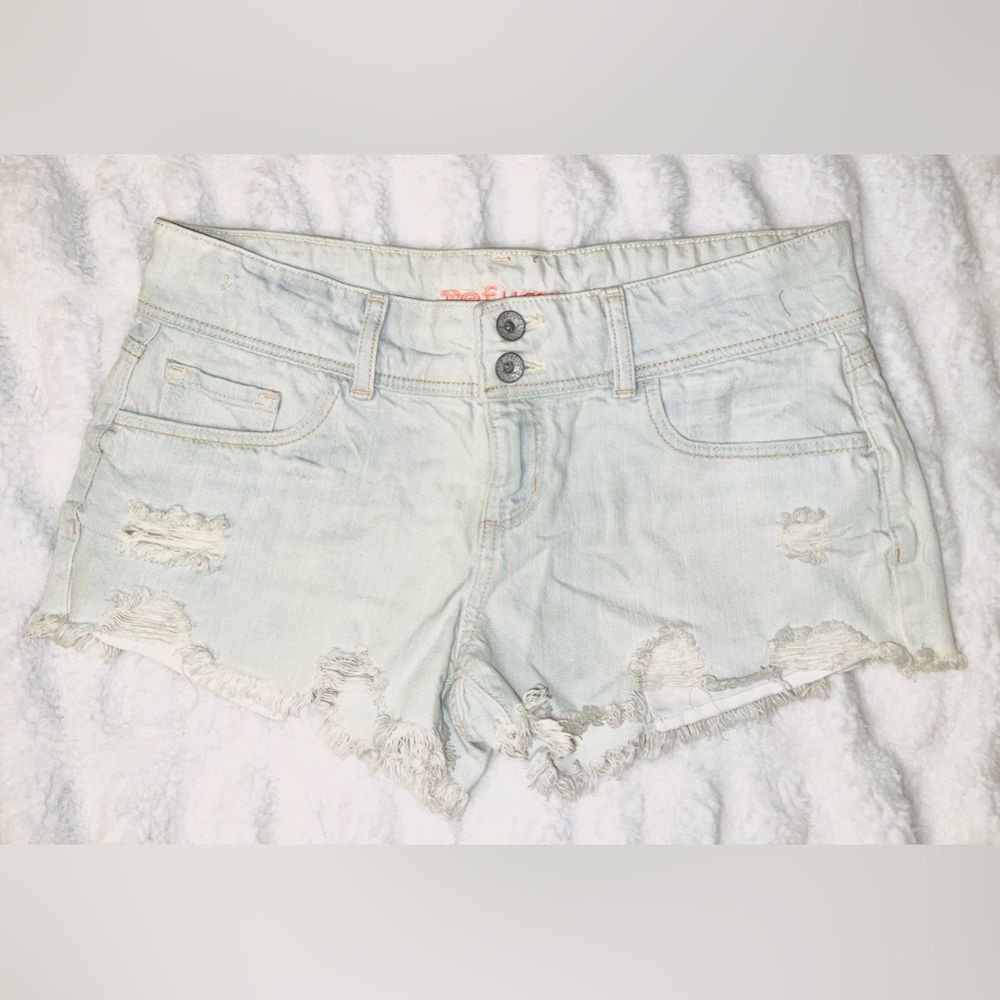 Light Wash Blue Jean Cut Off Shorts Women’s Size 8